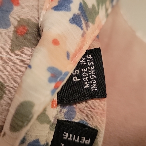 A.N.A Sheer, Floral, Button Blouse, Size PS.  EUC! - Picture 8 of 8